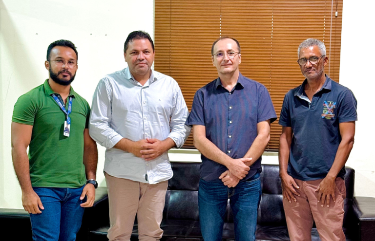 Prefeito Dr. Acácio Alves recebe DRE de Confresa para discutir avanços na educação de São Félix do Araguaia