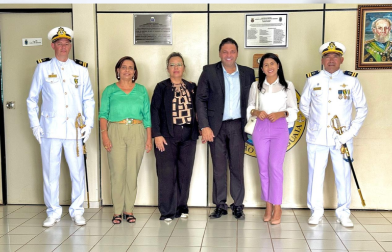 Prefeito Dr. Acácio prestigia cerimônia de transmissão de cargo de agente fluvial em São Félix do Araguaia