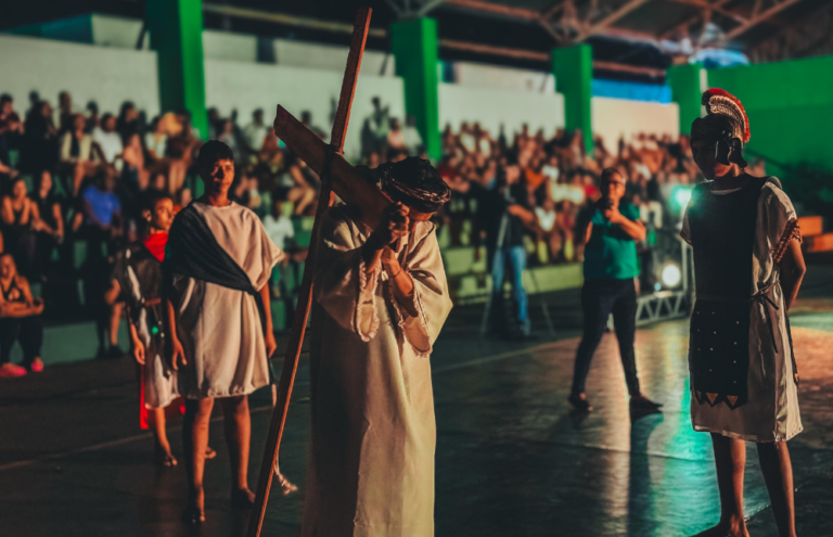 Prefeitura de São Félix do Araguaia promove com sucesso a primeira encenação da Paixão de Cristo