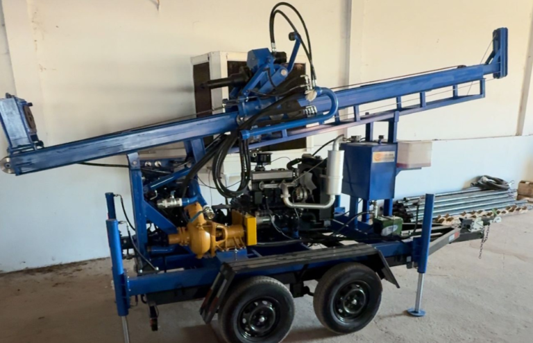 Prefeitura Municipal recebe máquina de perfuração de poços artesianos para impulsionar agricultura